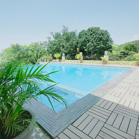 Silverador Resort Thane Exterior photo