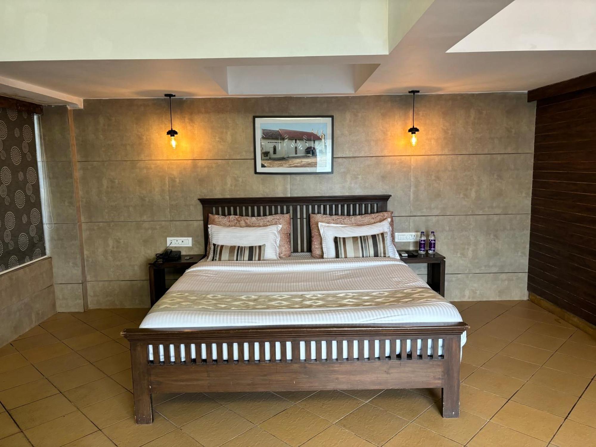 Silverador Resort Thane Exterior photo