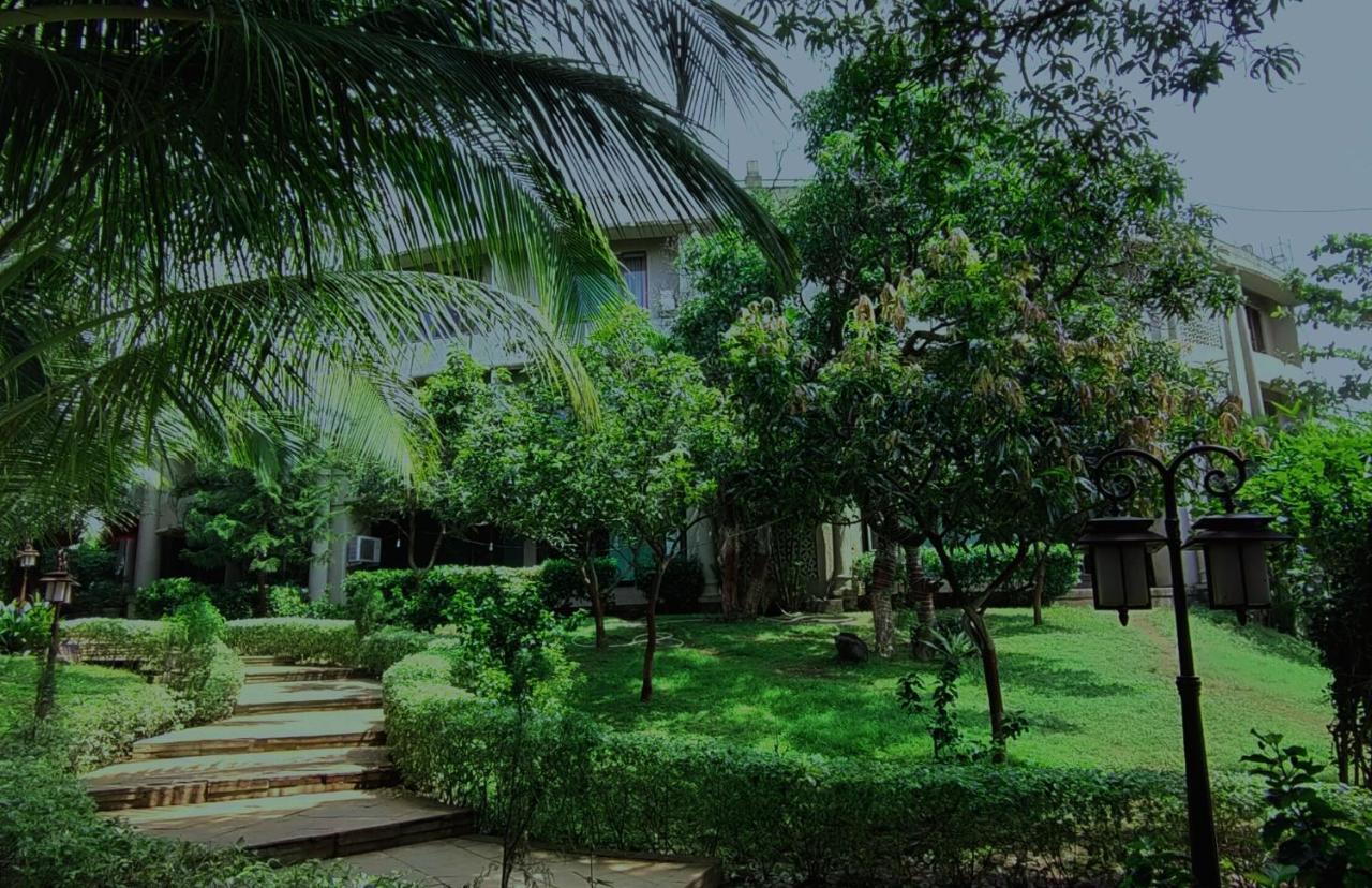 Silverador Resort Thane Exterior photo