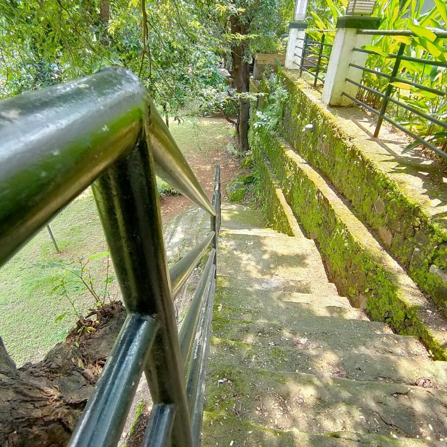 Silverador Resort Thane Exterior photo