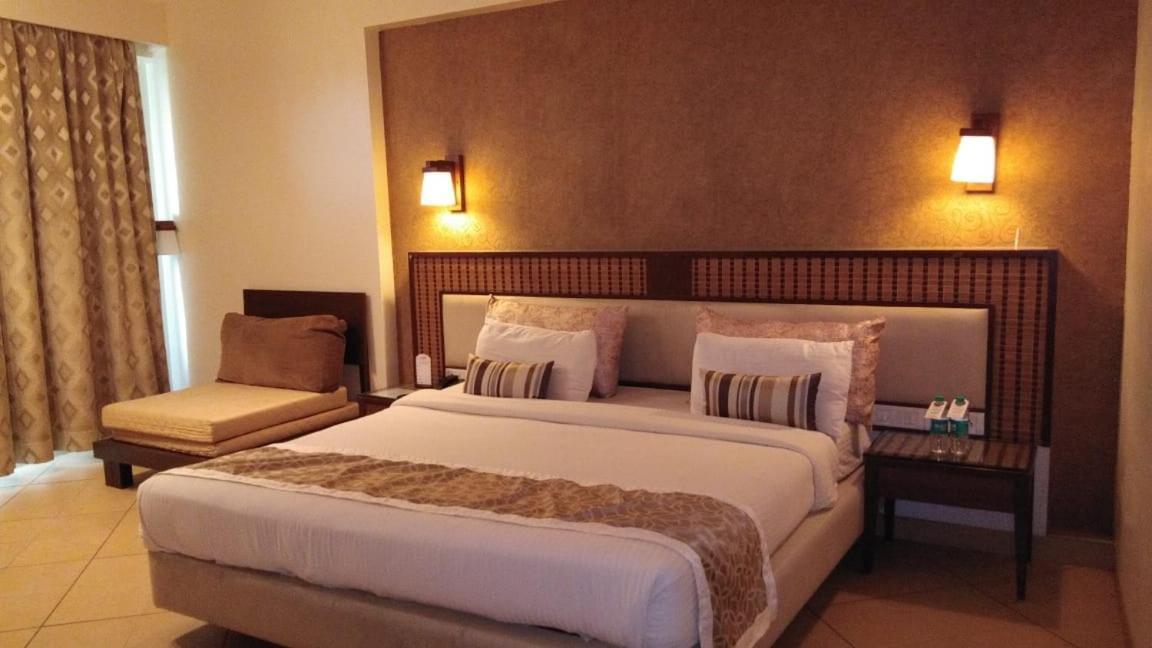 Silverador Resort Thane Exterior photo