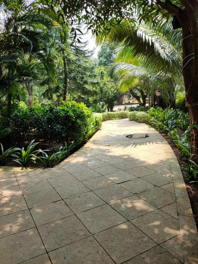 Silverador Resort Thane Exterior photo