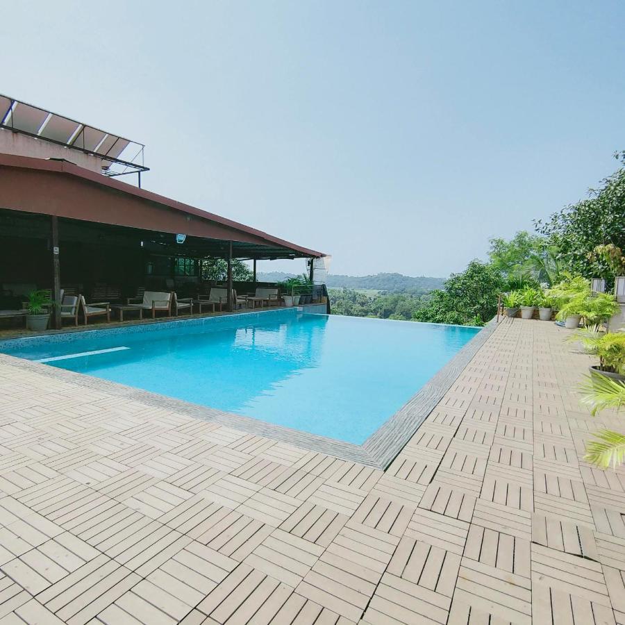 Silverador Resort Thane Exterior photo